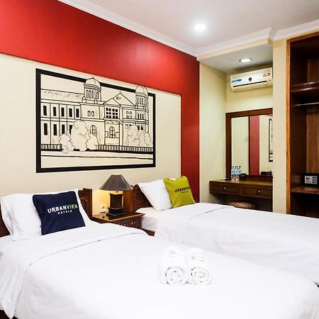 Urbanview Hotel Syariah Wisnugraha By Reddoorz Джокьякарта Экстерьер фото