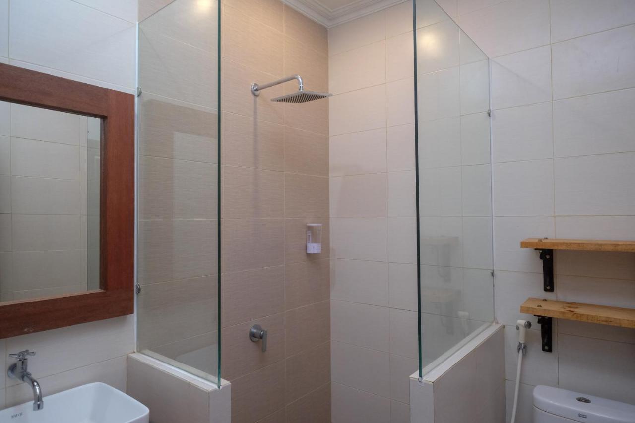 Urbanview Hotel Syariah Wisnugraha By Reddoorz Джокьякарта Экстерьер фото
