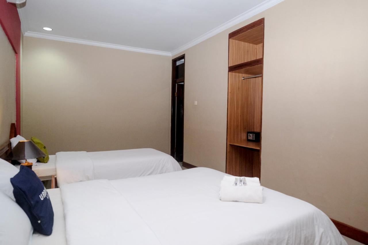 Urbanview Hotel Syariah Wisnugraha By Reddoorz Джокьякарта Экстерьер фото