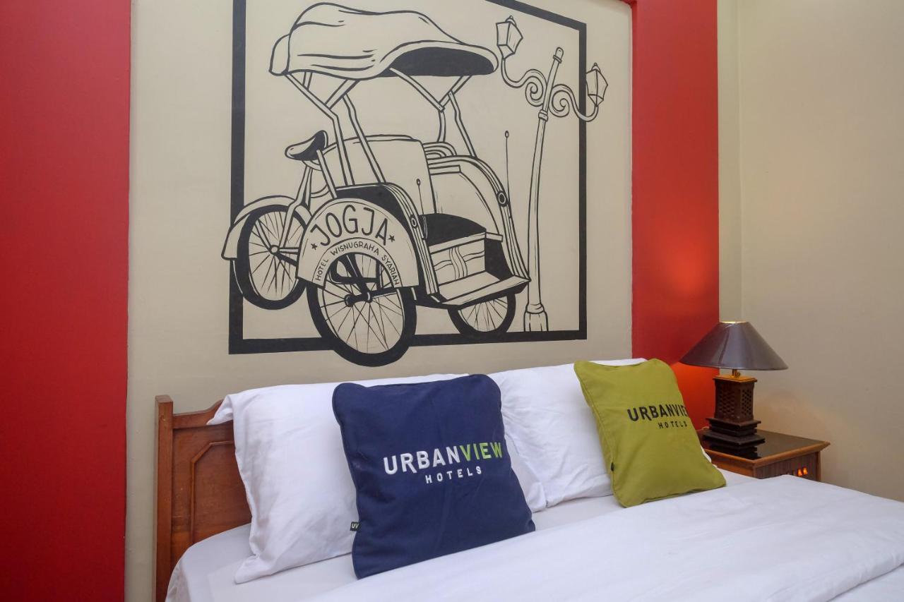 Urbanview Hotel Syariah Wisnugraha By Reddoorz Джокьякарта Экстерьер фото