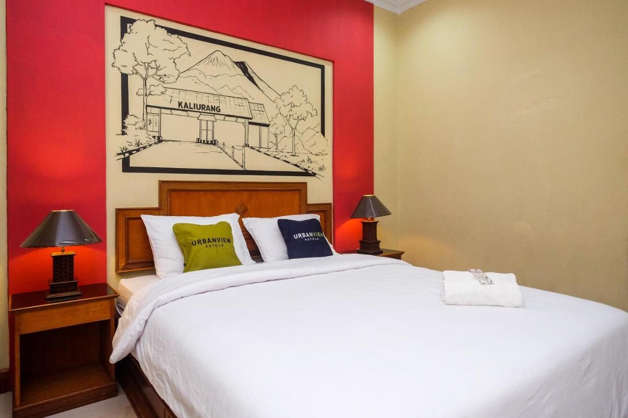 Urbanview Hotel Syariah Wisnugraha By Reddoorz Джокьякарта Экстерьер фото