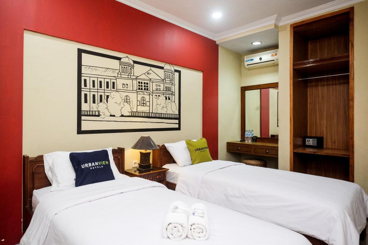 Urbanview Hotel Syariah Wisnugraha By Reddoorz Джокьякарта Экстерьер фото